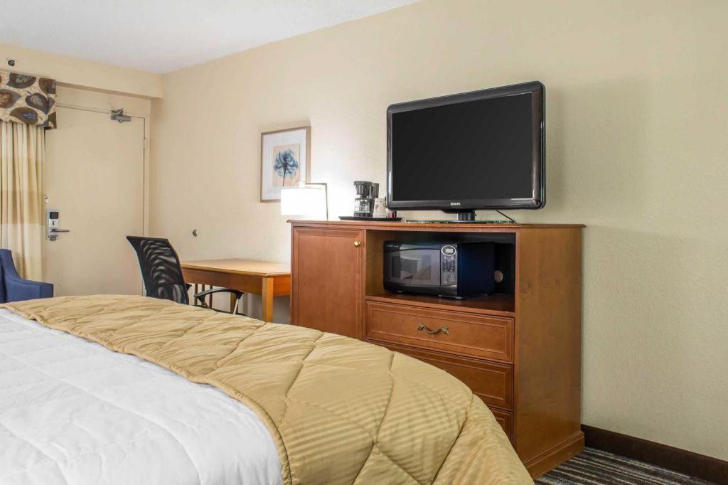 Lifestyle Inn Сидар-Фолс Экстерьер фото