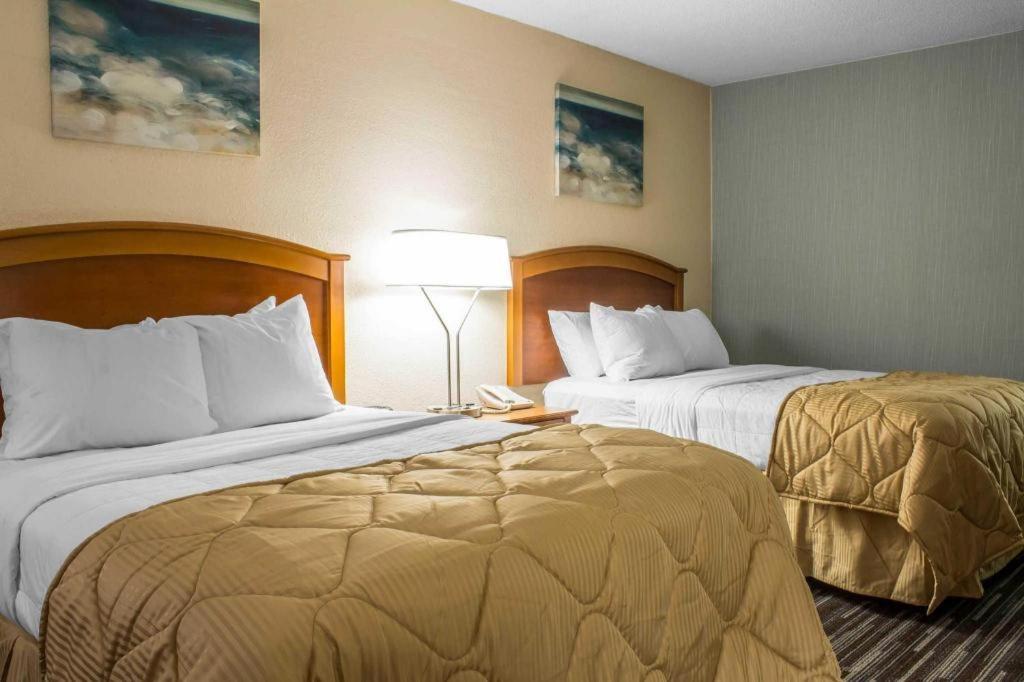 Lifestyle Inn Сидар-Фолс Экстерьер фото
