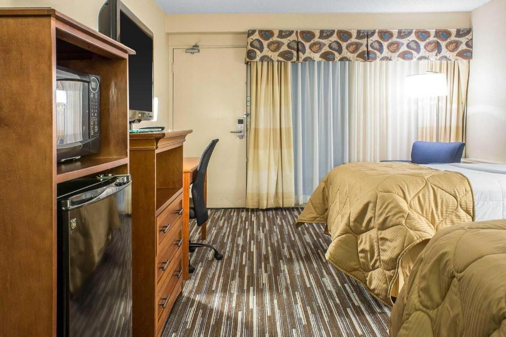 Lifestyle Inn Сидар-Фолс Экстерьер фото