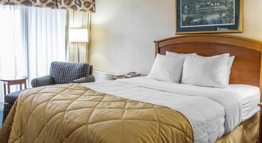 Lifestyle Inn Сидар-Фолс Экстерьер фото