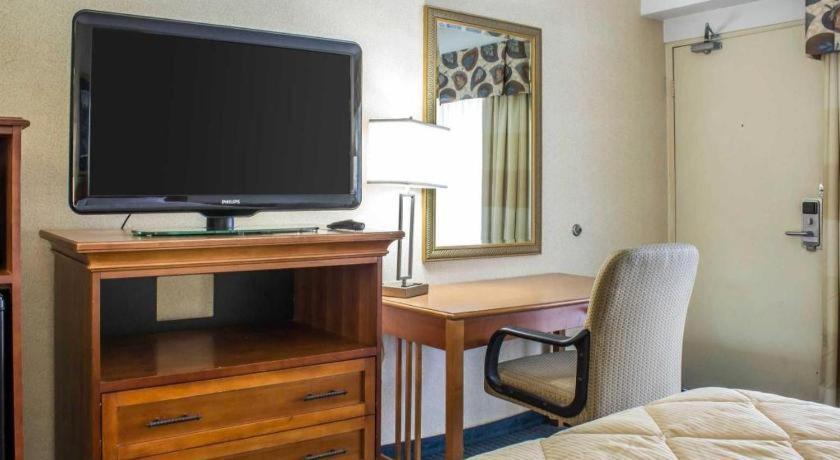 Lifestyle Inn Сидар-Фолс Экстерьер фото