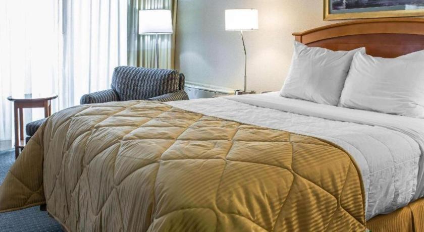 Lifestyle Inn Сидар-Фолс Экстерьер фото